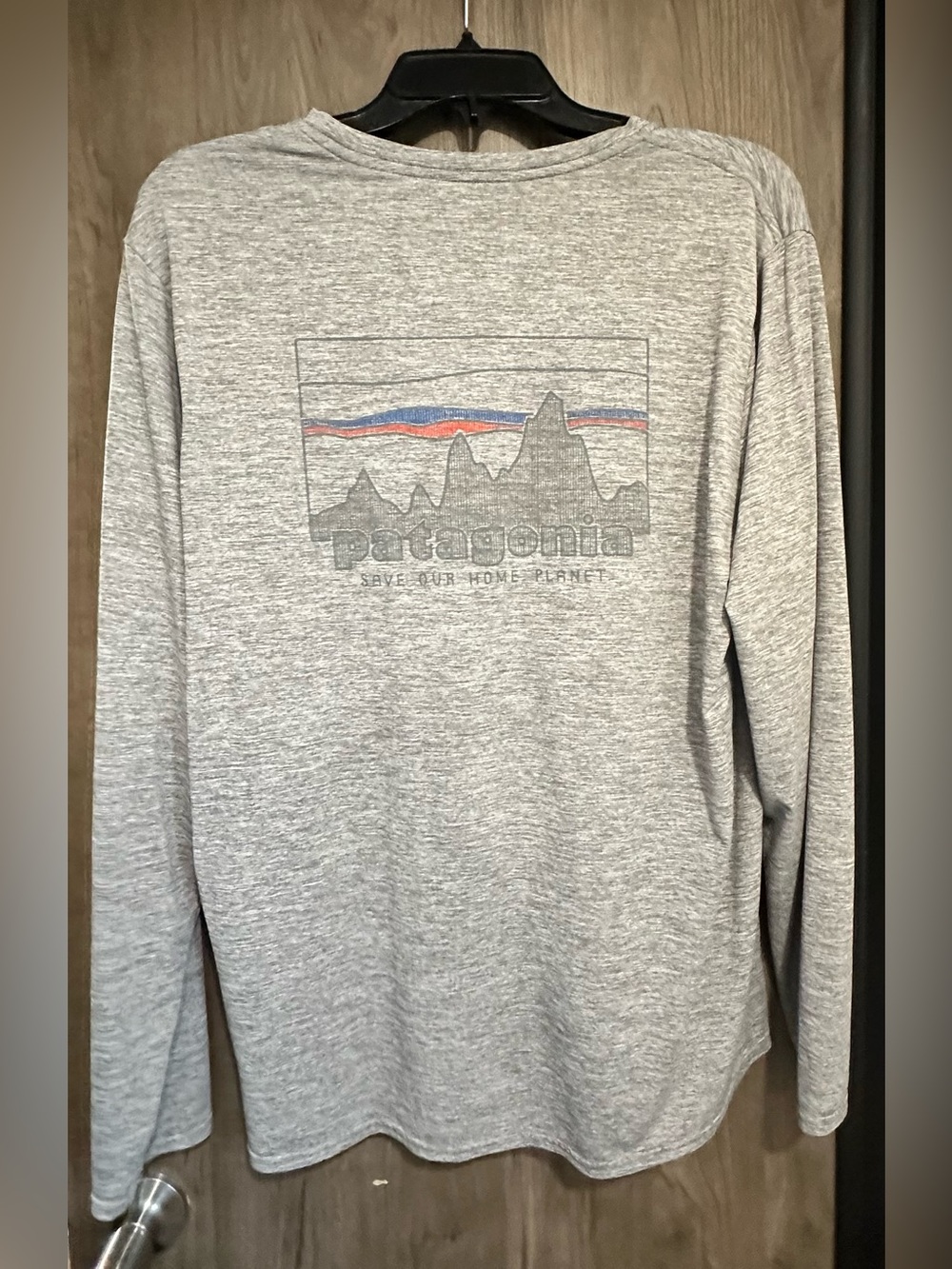 Patagonia Men’s Sunshirt - Picture 2 of 2